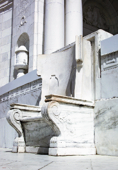 Memorial Amphitheater - speakers chair 02 - Arlington National Cemetery - 2012, From CreativeCommonsPhoto