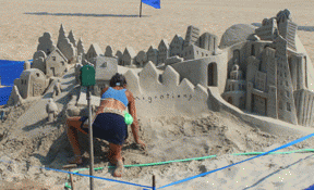 Sand sculpture by Lucinda Wierenega (USA)