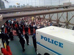 Police trapped and arrested 700 on the Brooklyn Bridge