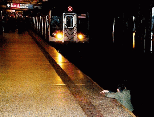 Man on NYC Subway Tracks Killed, From ImagesAttr