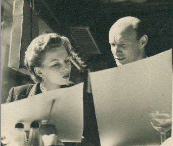 Actress Jennifer Howard and Writer Bill Templeton on the set of 'Checkmate' (1961), From ImagesAttr