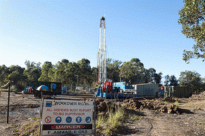 Camden CSG drill rig, June 2011 (JB) 02, From ImagesAttr