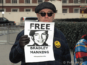 London. 1000 days in prison without trial. Free Bradley Manning.