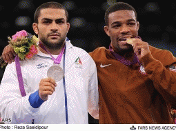 Iran and USA wrestlers