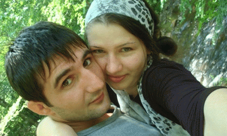Reniya Manukyan (r) and her slain husband Ibragim Todashev (