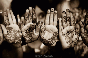 Henna hands, From ImagesAttr