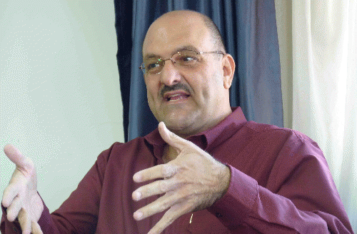 Sam Bahour speaking to an Encounter delegation of Jewish Americans in Bethlehem, From ImagesAttr