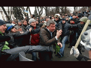 Ukraine Crimea Rival rallies confront one another