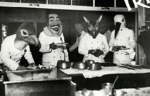 Carnaval, gemaskerde obers / Mardi Gras, waiters wearing masks Carnaval, gemaskerde obers / Mardi Gras, waiters wearing masks