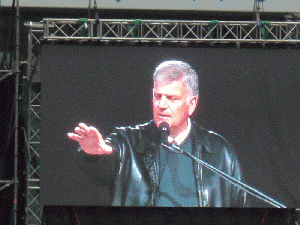 Franklin Graham Festioweal Nadziei, From ImagesAttr