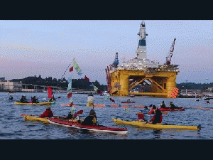 Seattle Kayaktivists Slow Arctic-Bound Shell Oil Rig as Fight Goes On