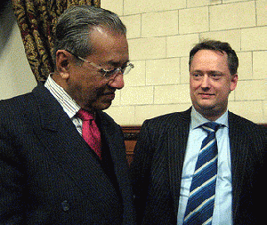 Steve Nimmons with Tun Dr. Mahathir bin Mohamad, Former Prime Minster of Malaysia Steve Nimmons with Tun Dr. Mahathir bin Mohamad, Former Prime Minster of Malaysia
