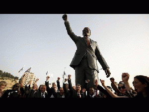 Johannesburg presents Mandela statue to Ramallah in Palestine, From YouTubeVideos