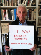 Pentagon Papers whistleblower Daniel Ellsberg, standing up for Pvt. Bradley (now Chelsea) Manning.
