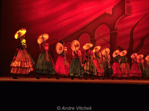 National Folcloric Ballet of Mexico - girls marching, joining revolution
