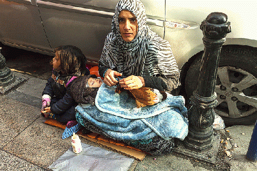 Syrian refugees begging in Istanbul, From ImagesAttr
