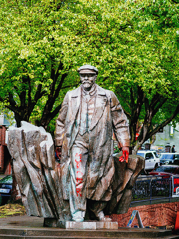 Statue of Lenin, Seattle, From FlickrPhotos