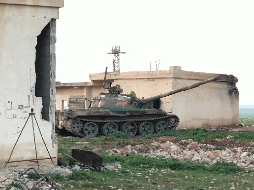 Syrian tank near Idlib facing Uyghurs and other terrorists, From Uploaded