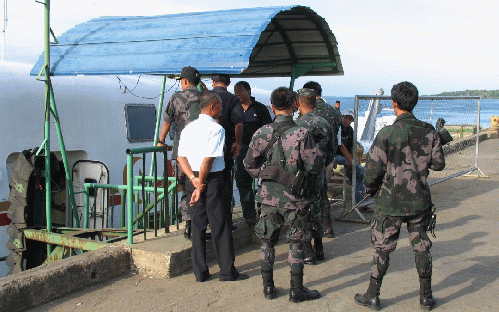 military patrol in Zamboanga - on which side are they?