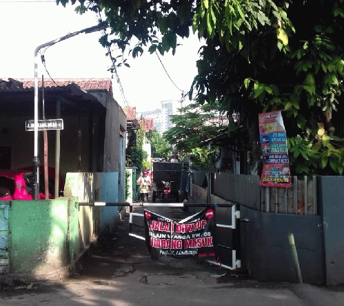 An alley that wants to limit people who enter its 'kampung', From Uploaded