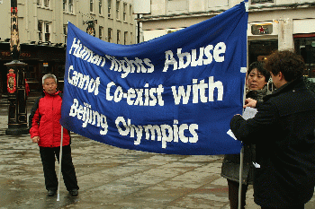Olympic torch rally, London: Human rights supports