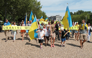 37a.Start.UkraineUnityMarch.Wh iteHouse.WDC.16August2014, From CreativeCommonsPhoto