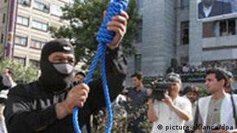 Iranian government daily hanging